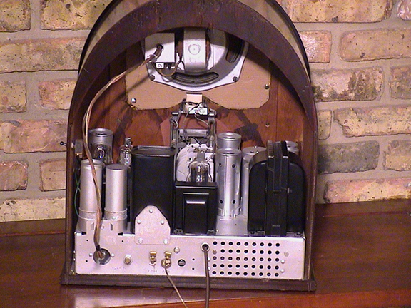 Philco Cathedral 16-B (back view)
