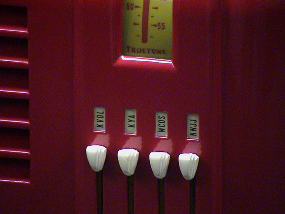 Close-up of buttons on the Truetone D-636